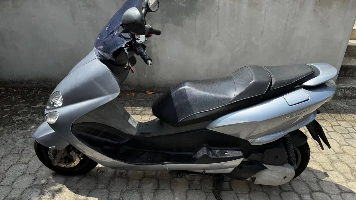 Yamaha Majesty 125 (2000 - 06) (3)