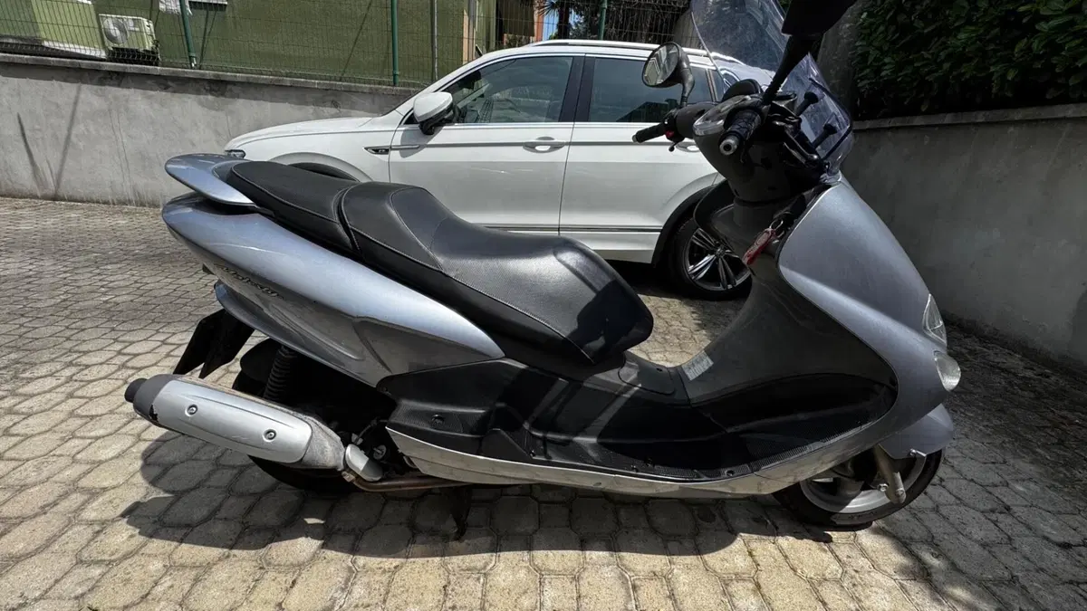 Yamaha Majesty 125 (2000 - 06) (4)