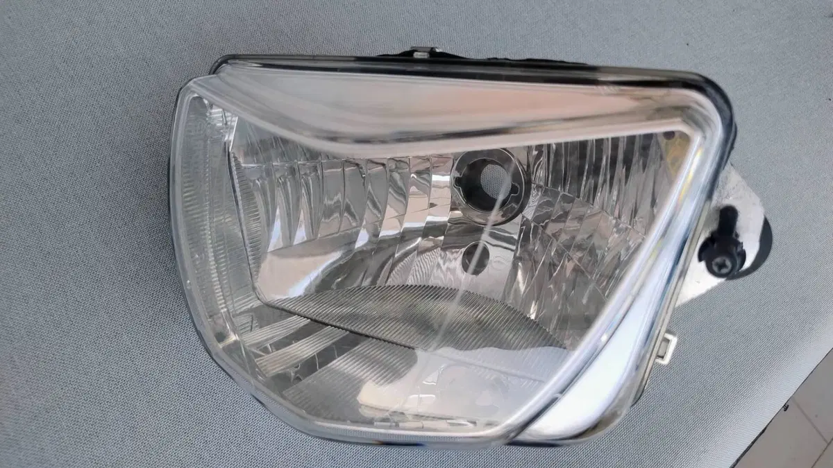 Faro BMW F 650gs