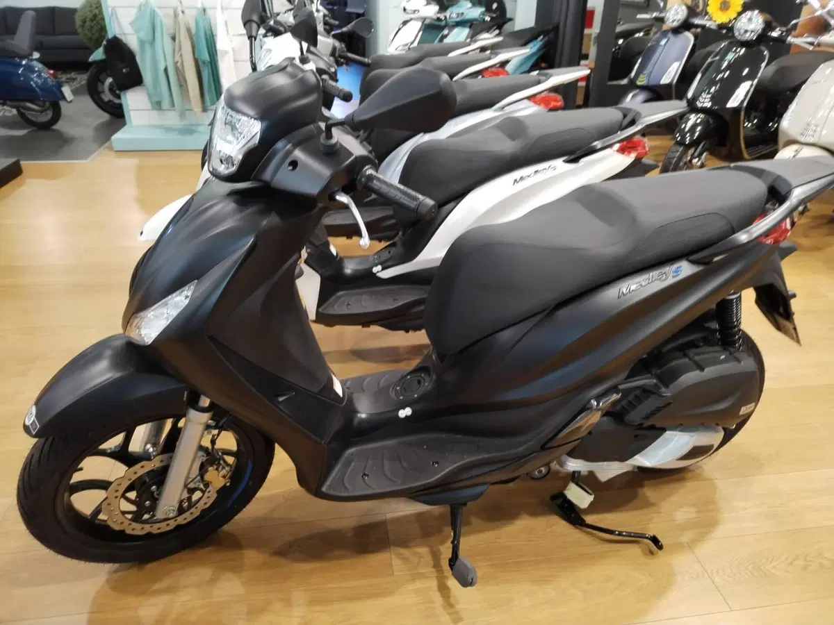 Piaggio Medley 125 S (2025 - 26) (4)