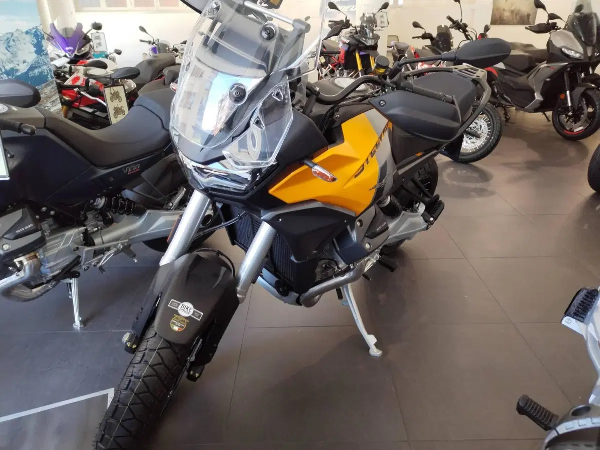 Moto Guzzi Stelvio (2024 - 26)