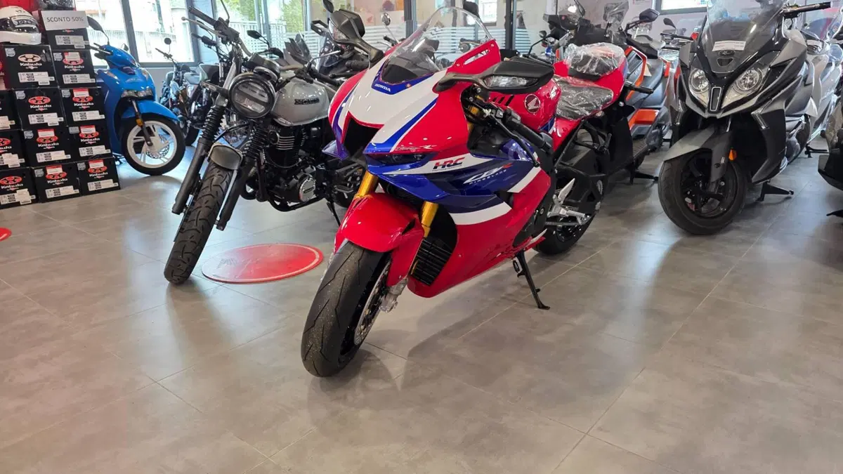 Honda CBR 1000 RR-R Fireblade SP (2024 - 26) (2)