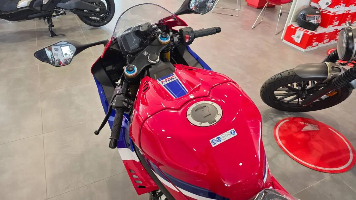 Honda CBR 1000 RR-R Fireblade SP (2024 - 26) (4)