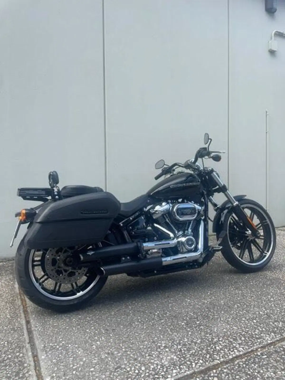 Harley-Davidson Breakout (2021 - 22) (6)