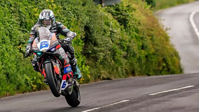 Tourist Trophy: 35 vittorie! Dunlop imprendibile nella Supersport sulla Ducati Panigale V2