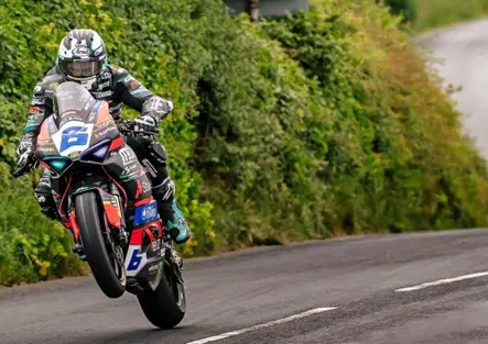 Tourist Trophy: 35 vittorie! Dunlop imprendibile nella Supersport sulla Ducati Panigale V2