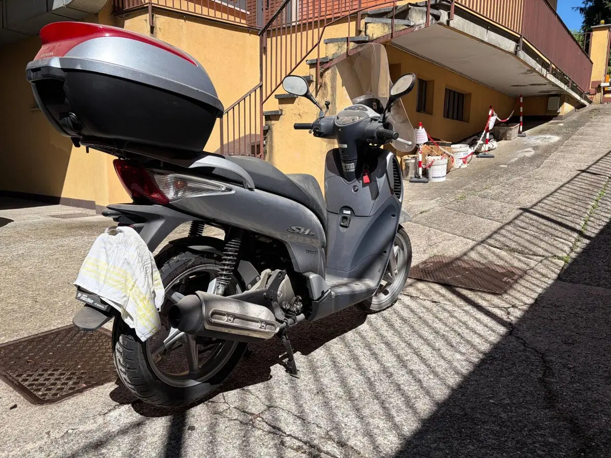 Honda SH 150 (2000 - 06) (8)