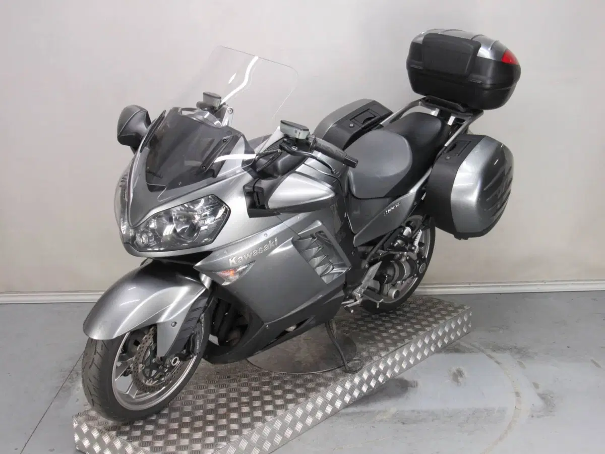 Kawasaki GTR 1400 ABS (2010 - 14) (4)