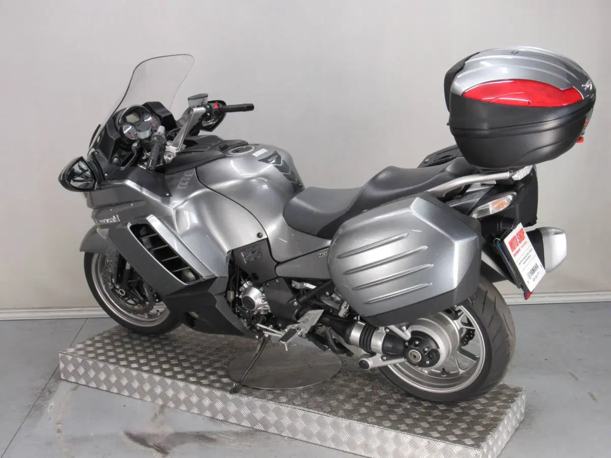 Kawasaki GTR 1400 ABS (2010 - 14) (6)