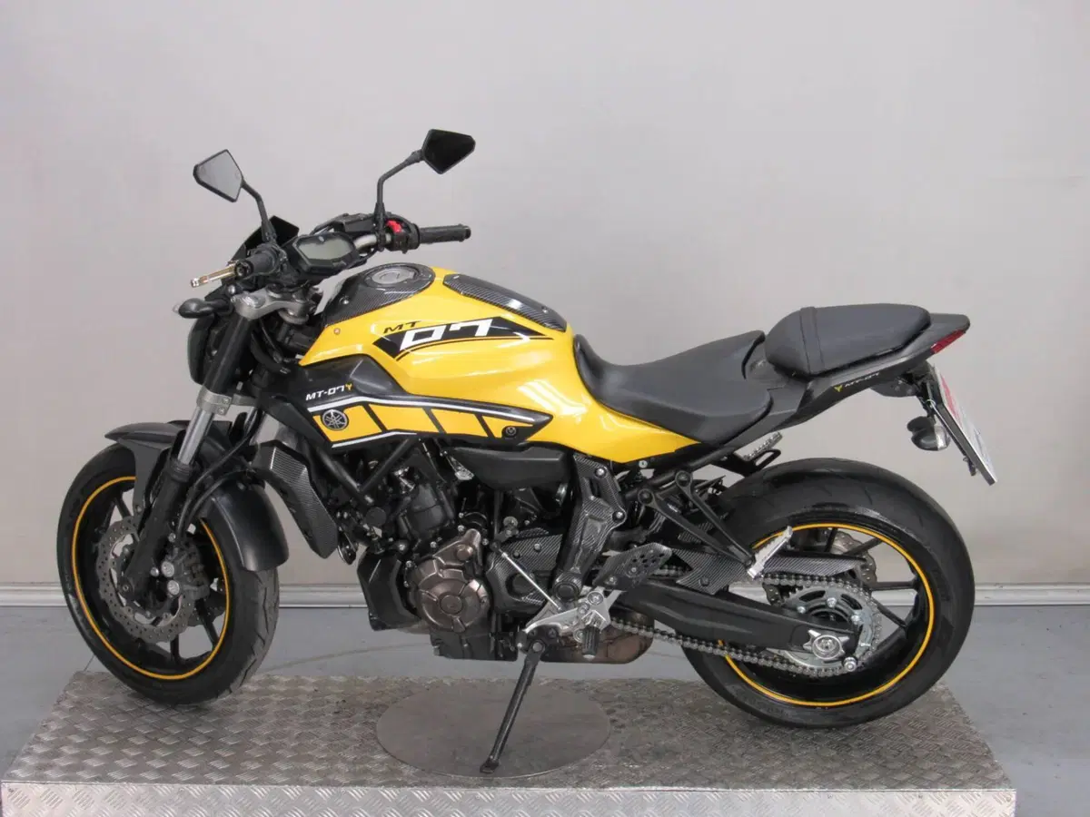 Yamaha MT-07 (2014 - 16) (5)