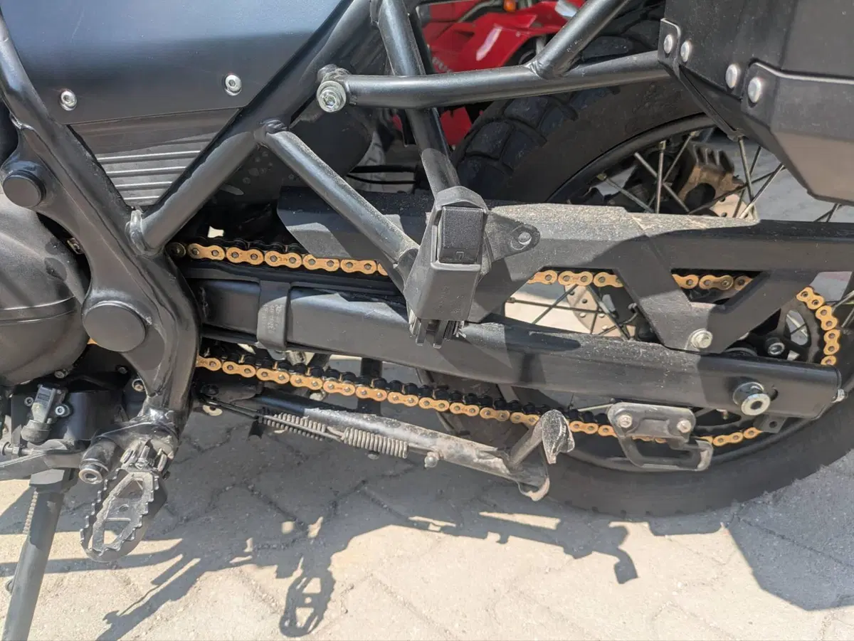 Royal Enfield Himalayan 411 (2021 - 24) (2)