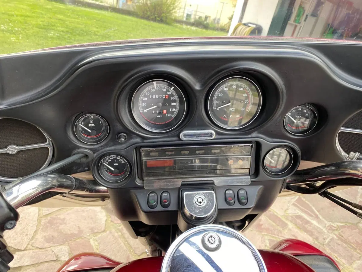 Harley-Davidson 1340 Electra Glide Ultra Classic (1994 - 98) - FLHTCU (4)