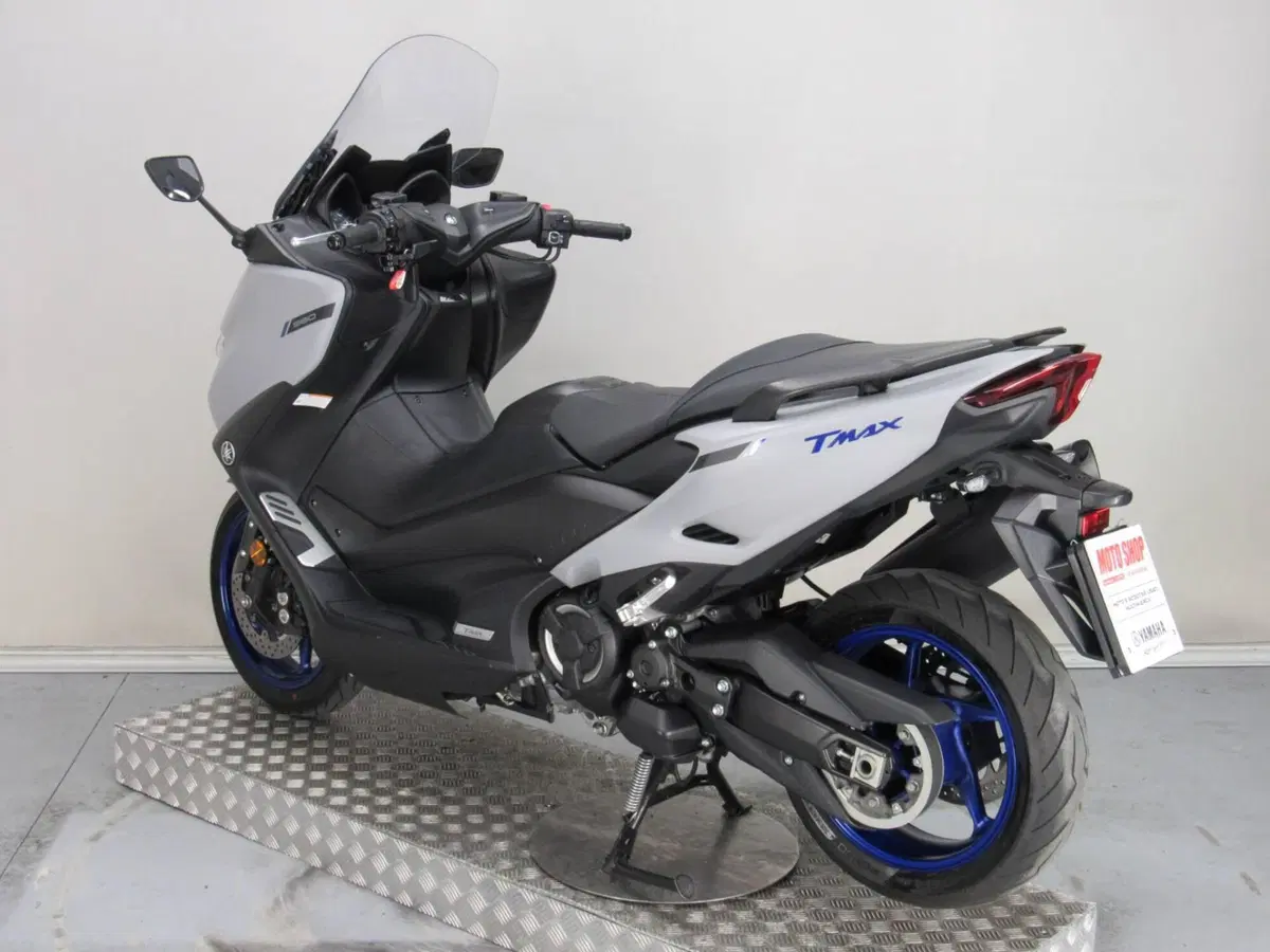 Yamaha T-Max 560 (2020 - 21) (6)