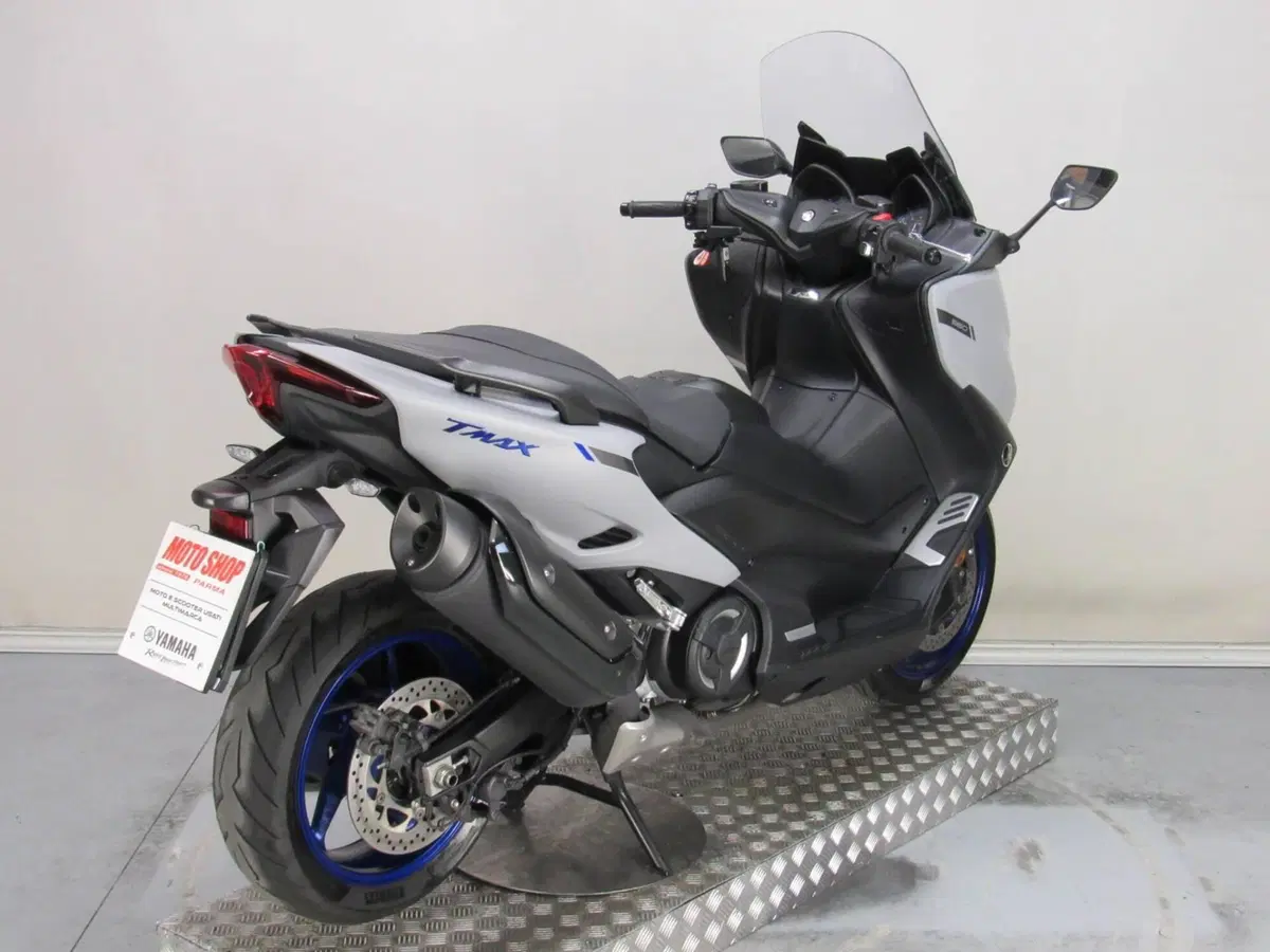 Yamaha T-Max 560 (2020 - 21) (7)