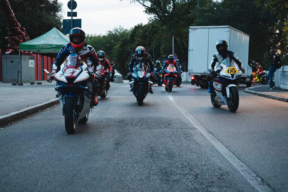 Dunlop CIV 2026, Imola: i piloti sfilano per le strade della città [VIDEO-GALLERY] (9)