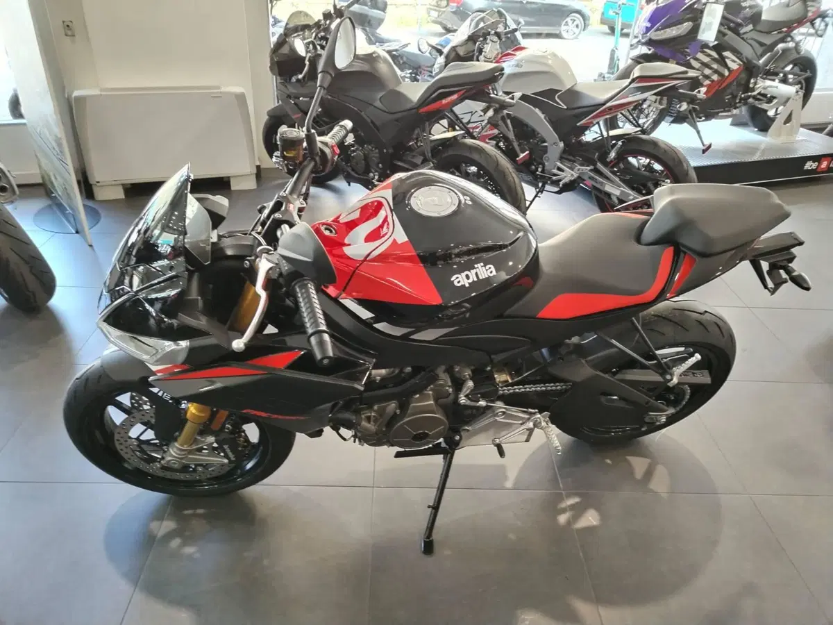 Aprilia Tuono 660 Factory (2025 - 26) (4)