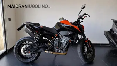 KTM 890 Duke L (2021) usata