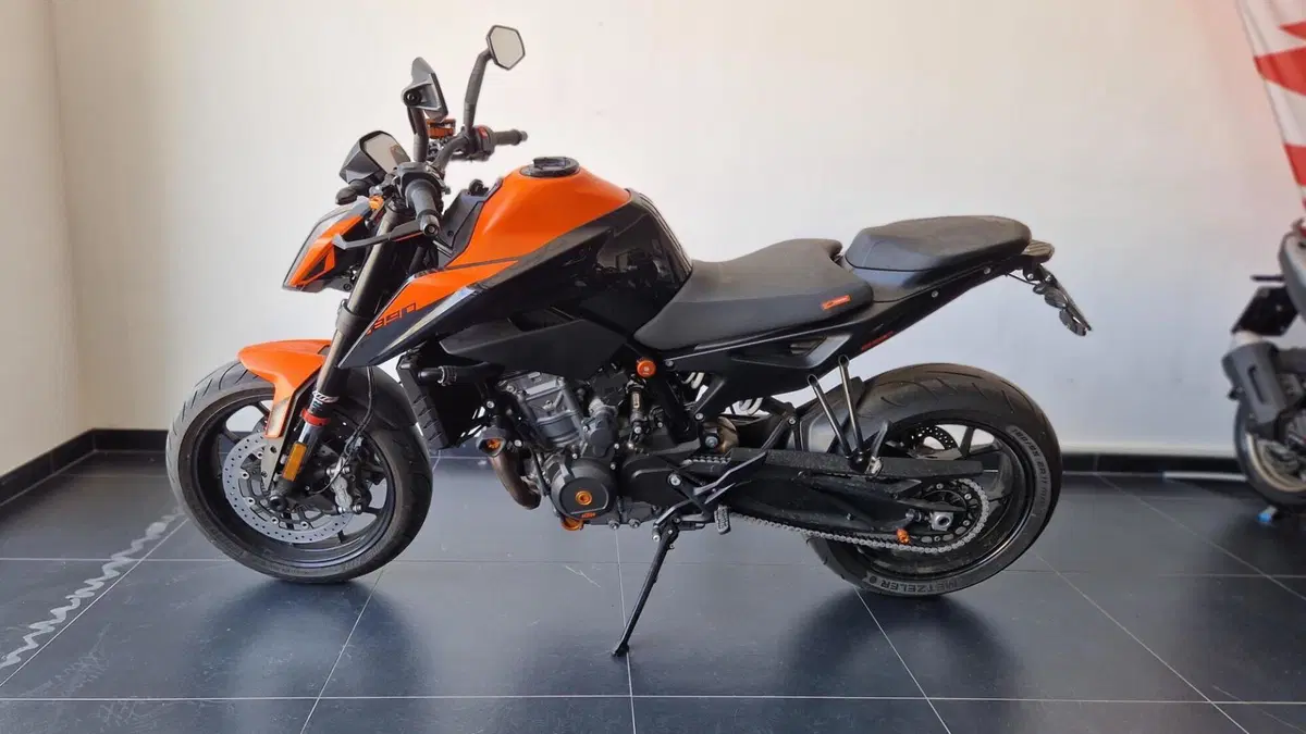 KTM 890 Duke L (2021) (3)
