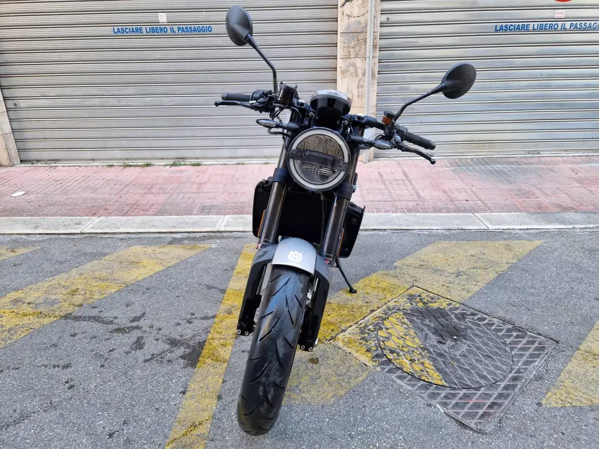 Husqvarna Vitpilen 701 (2018 - 19) (2)