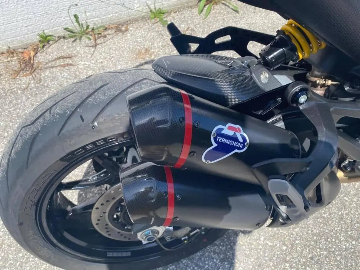 Ducati Monster 937 + (2021 - 25) (4)