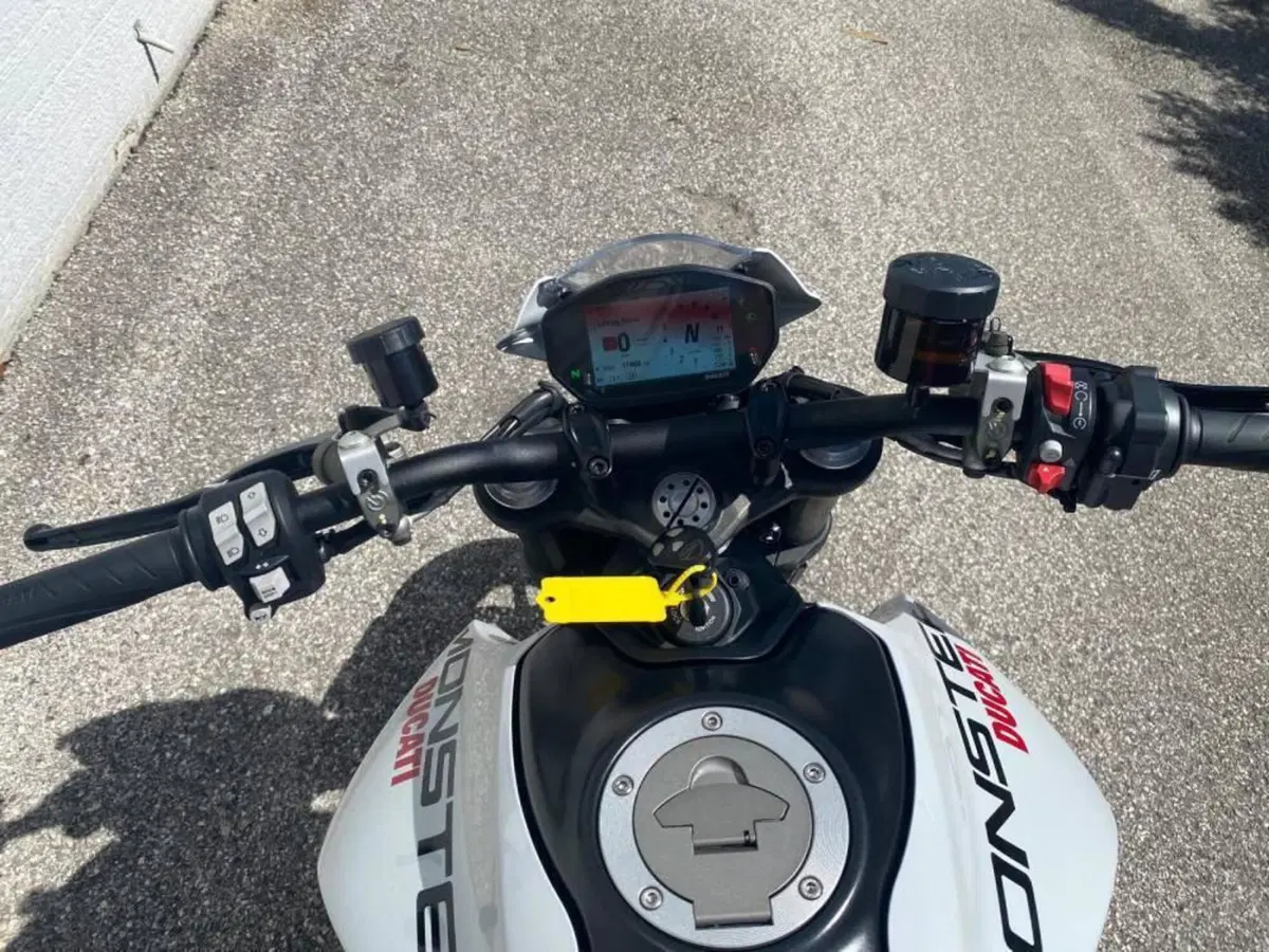 Ducati Monster 937 + (2021 - 25) (5)