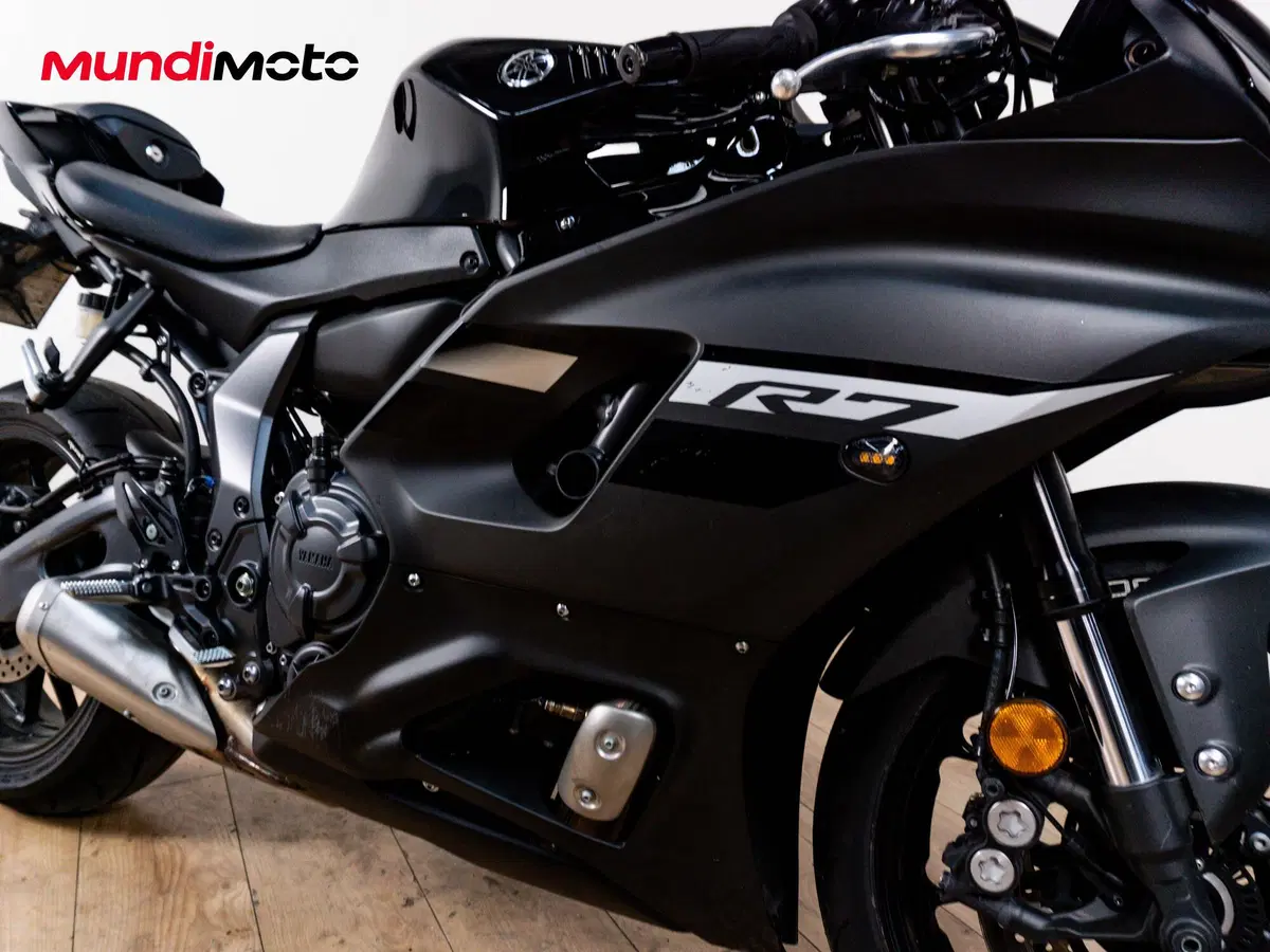 Yamaha YZF R7 (2021 - 25) (4)
