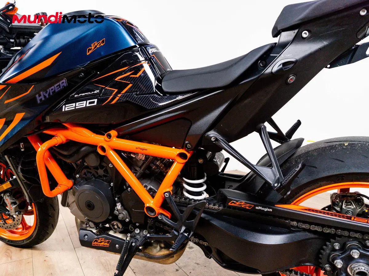 KTM 1290 Super Duke R (2020) (10)