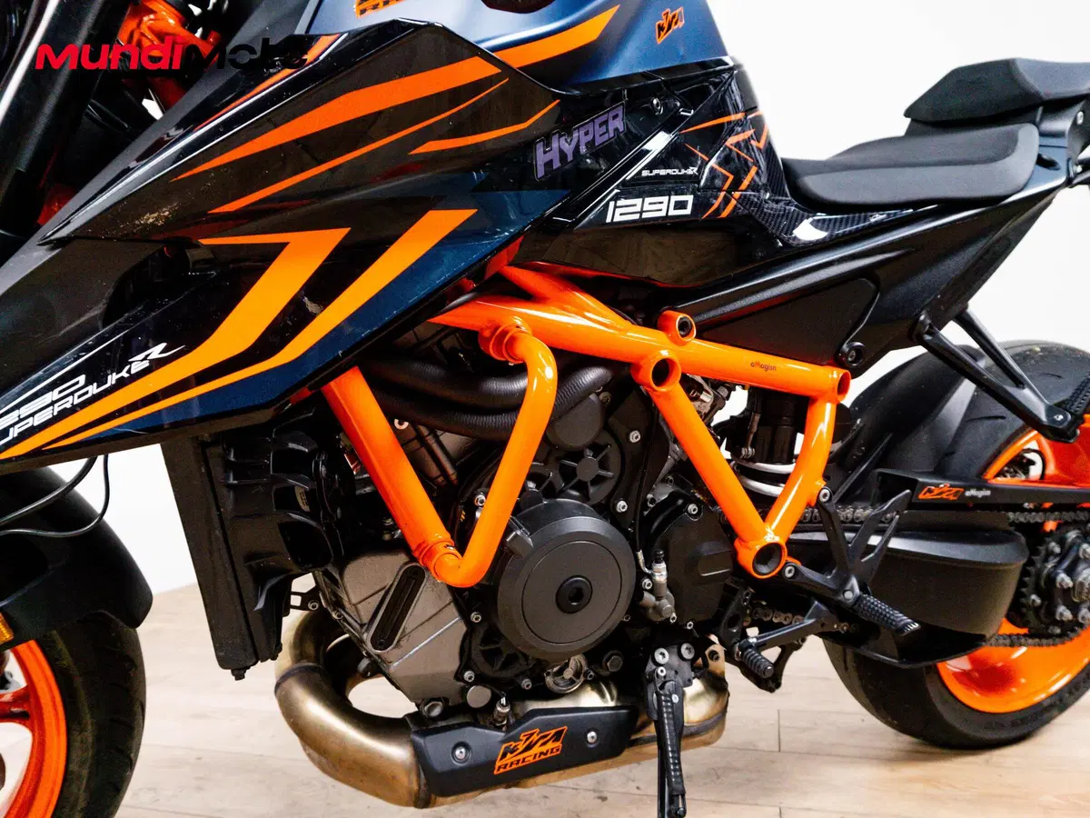 KTM 1290 Super Duke R (2020) (9)