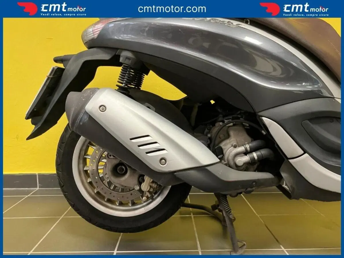 Piaggio Beverly 300 i.e. ABS-ASR (2016 - 20) (6)