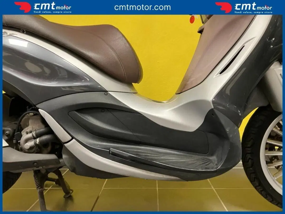 Piaggio Beverly 300 i.e. ABS-ASR (2016 - 20) (7)