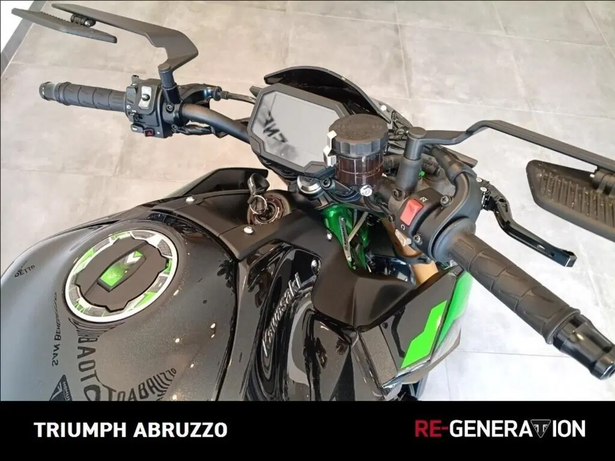 Kawasaki Z 900 SE (2022 - 24) (10)