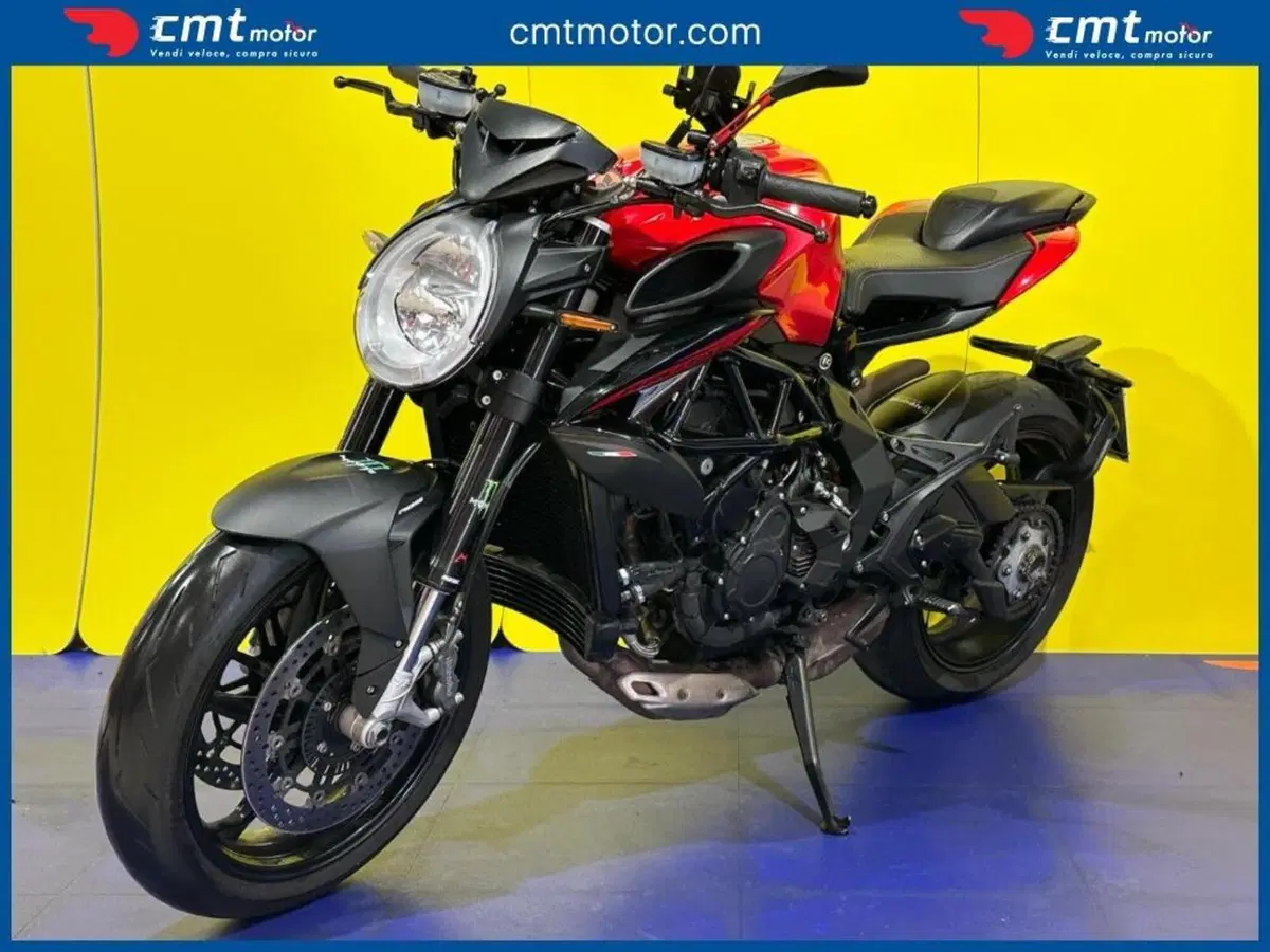 MV Agusta Brutale 800 Rosso (2021 - 23) (2)