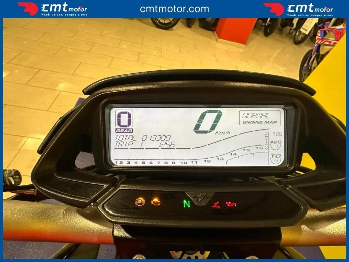 MV Agusta Brutale 800 Rosso (2021 - 23) (5)