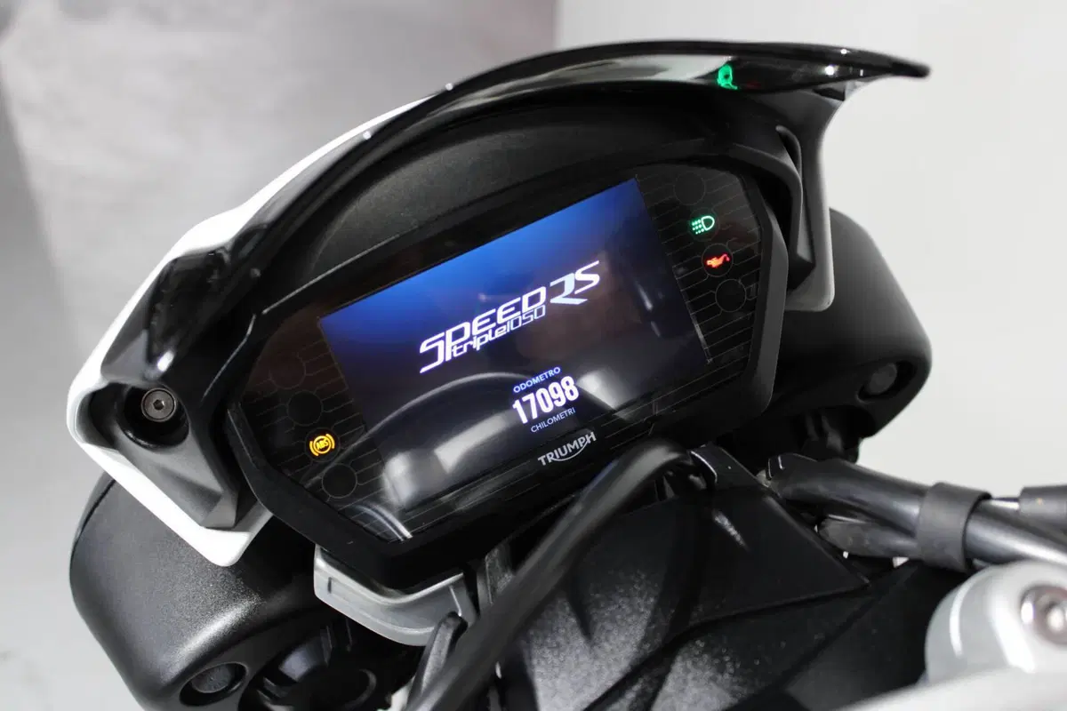 Triumph Speed Triple 1050 RS (2018 - 20) (6)