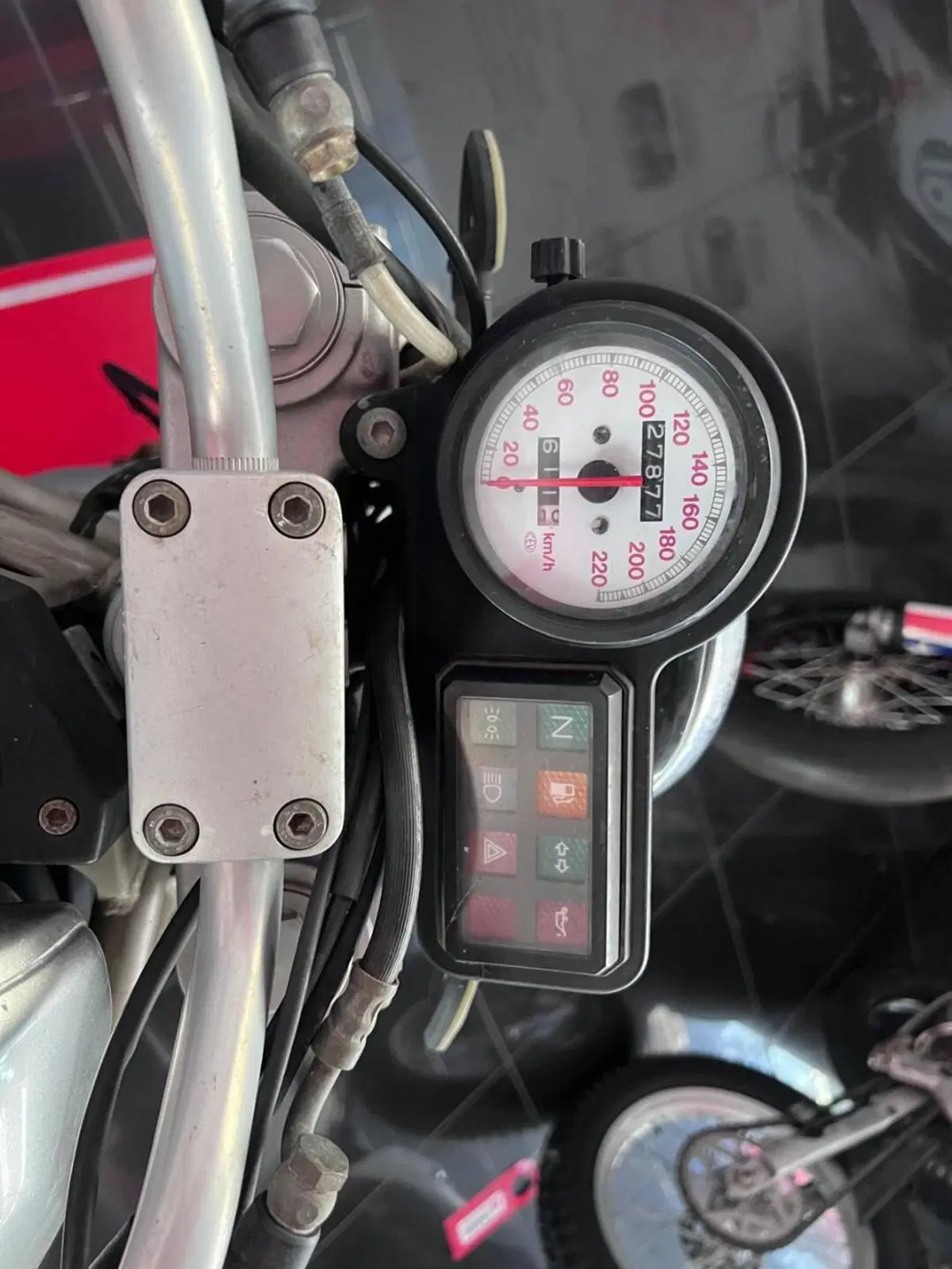 Ducati Monster 600 Dark (1998 - 01) (9)