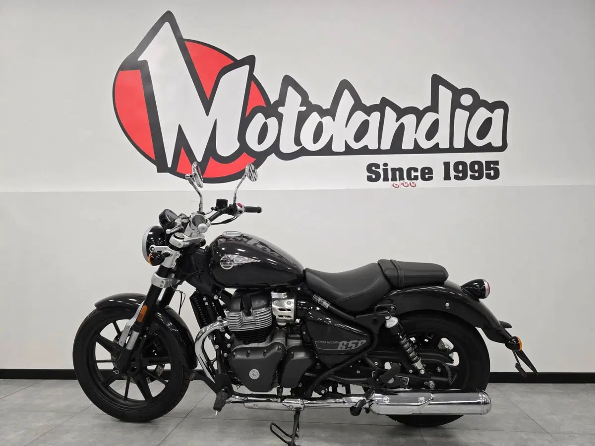 Royal Enfield Super Meteor 650 (2023 - 26) (2)