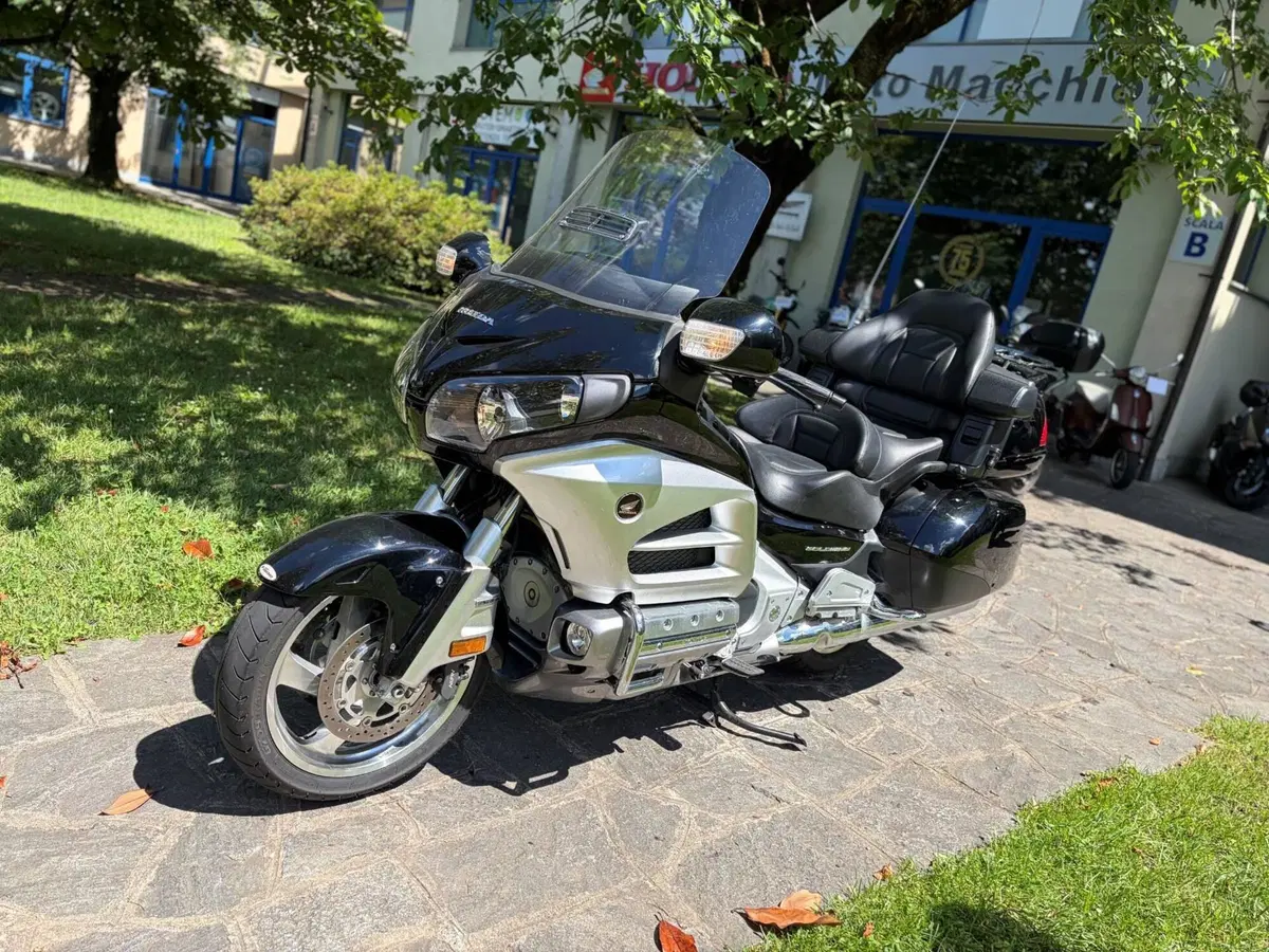 Honda GL 1800 Gold Wing (2012 - 17) (2)