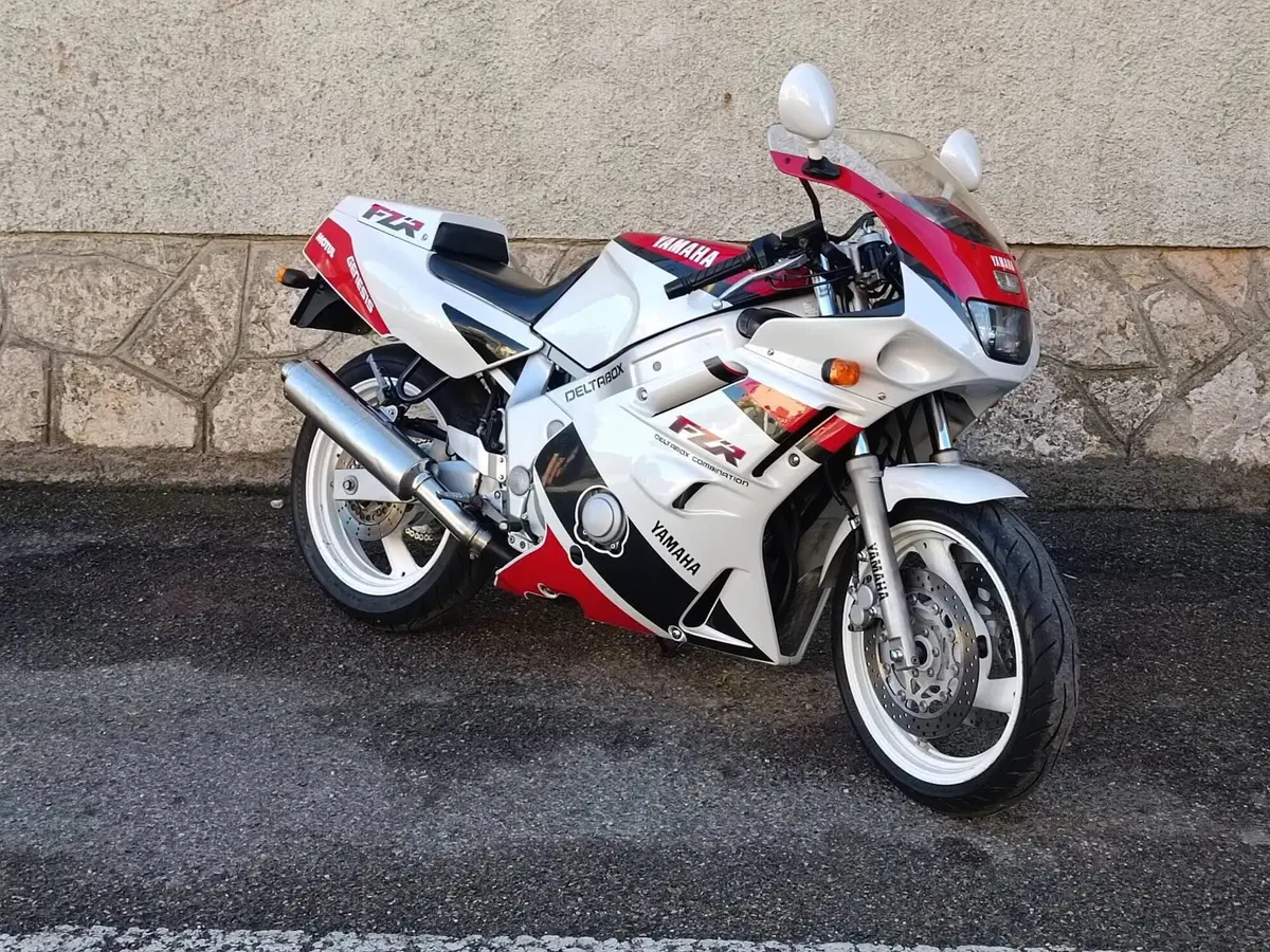Yamaha fzr 600