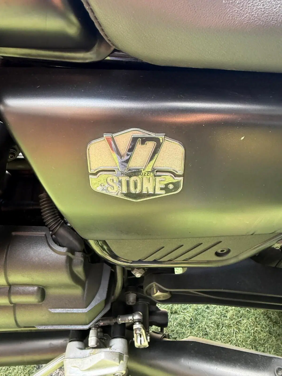 Moto Guzzi V7 Stone (2021 - 24) (11)
