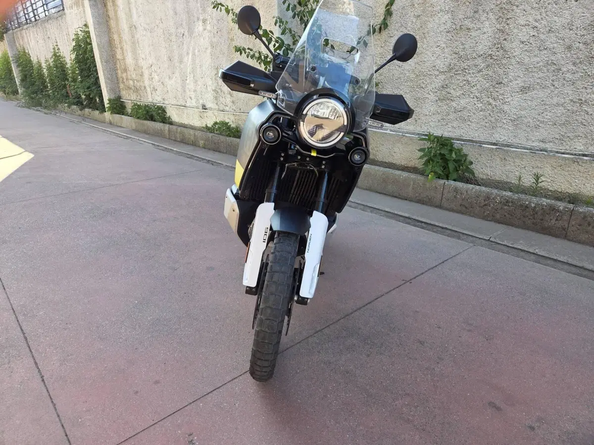 Husqvarna Norden 901 (2022 - 26) (7)