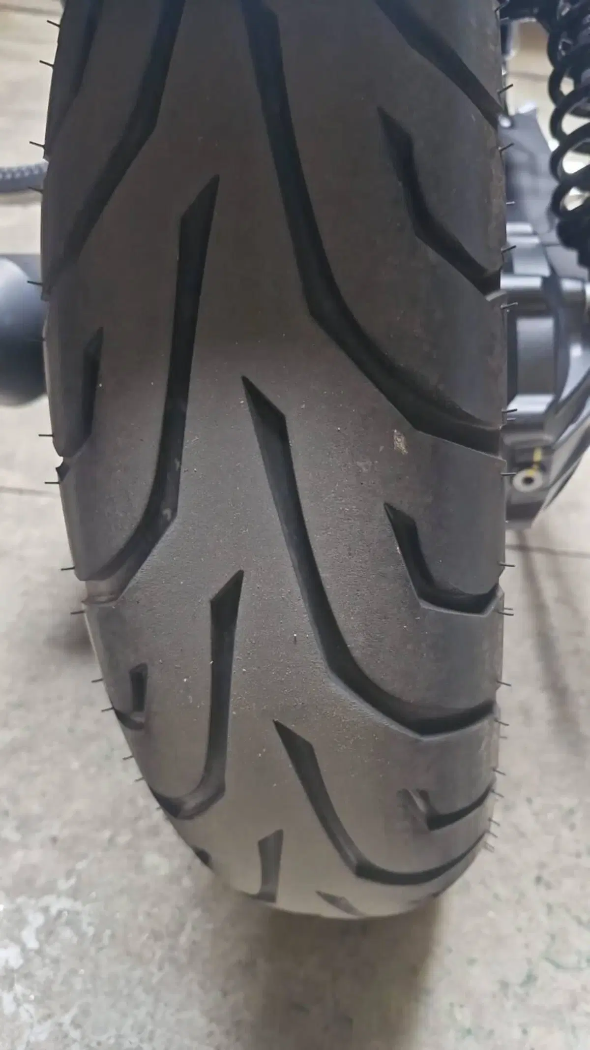 Moto Guzzi V7 Stone (2021 - 24) (3)