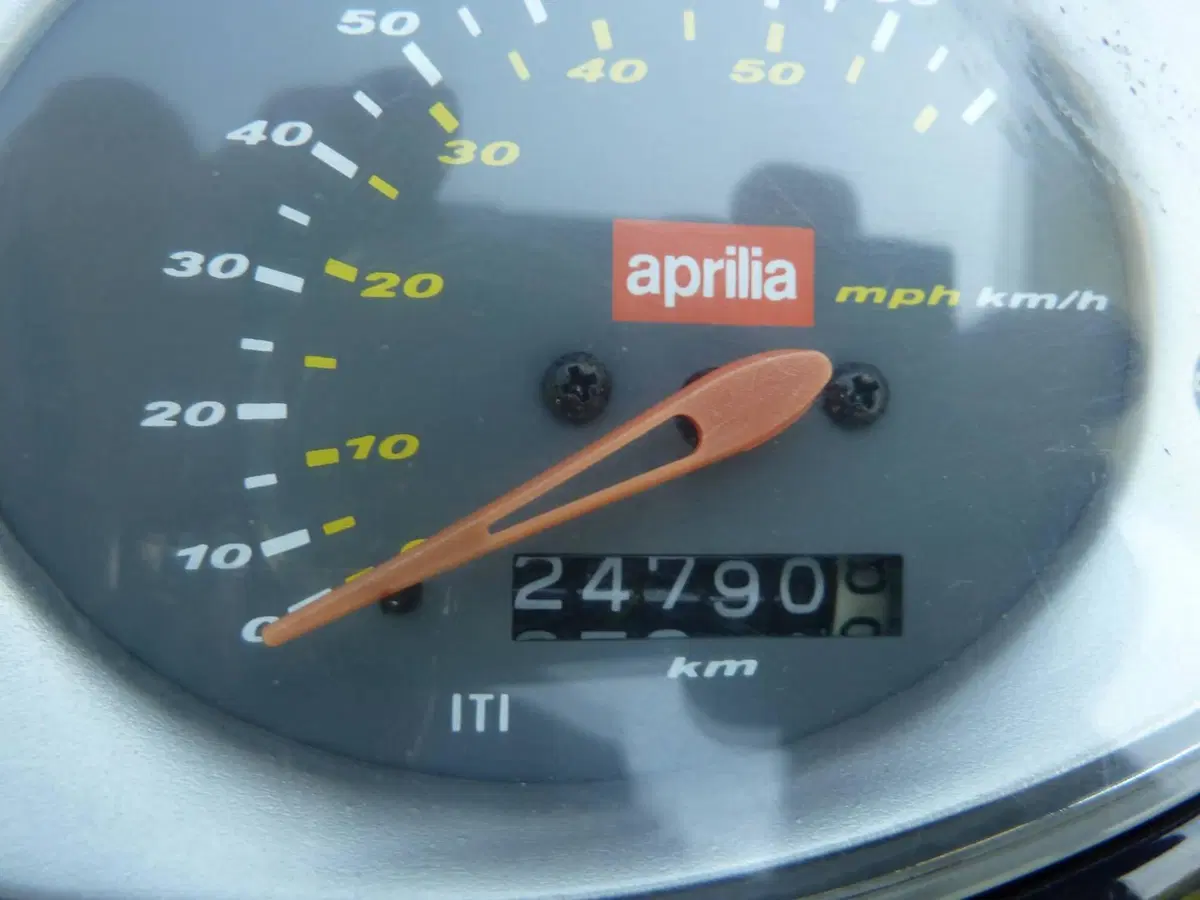 Aprilia Scarabeo 50 (2000 - 02) (5)