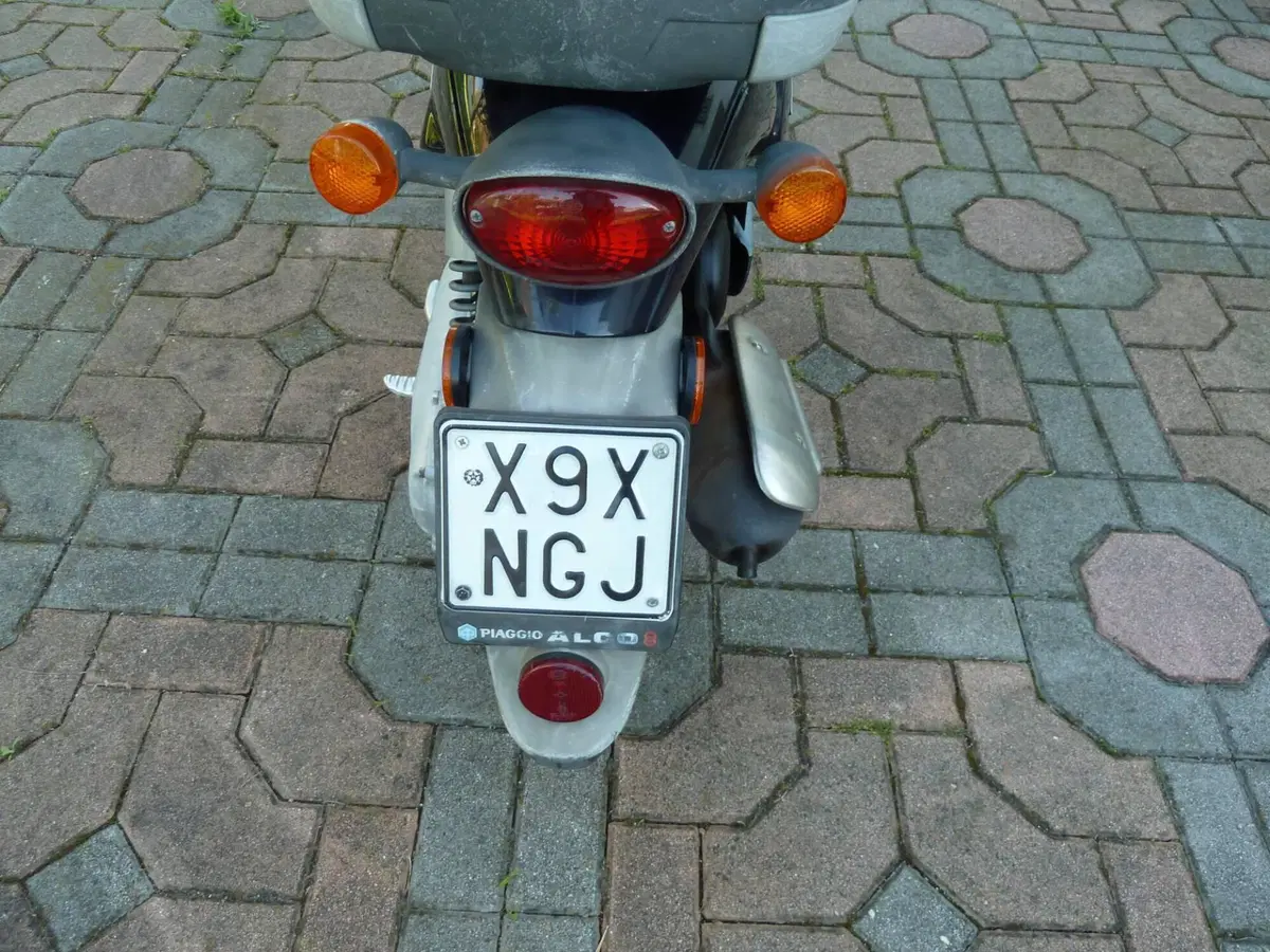 Aprilia Scarabeo 50 (2000 - 02) (7)