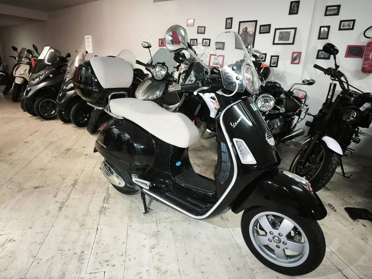 Vespa GTS 250 i.e. (2)