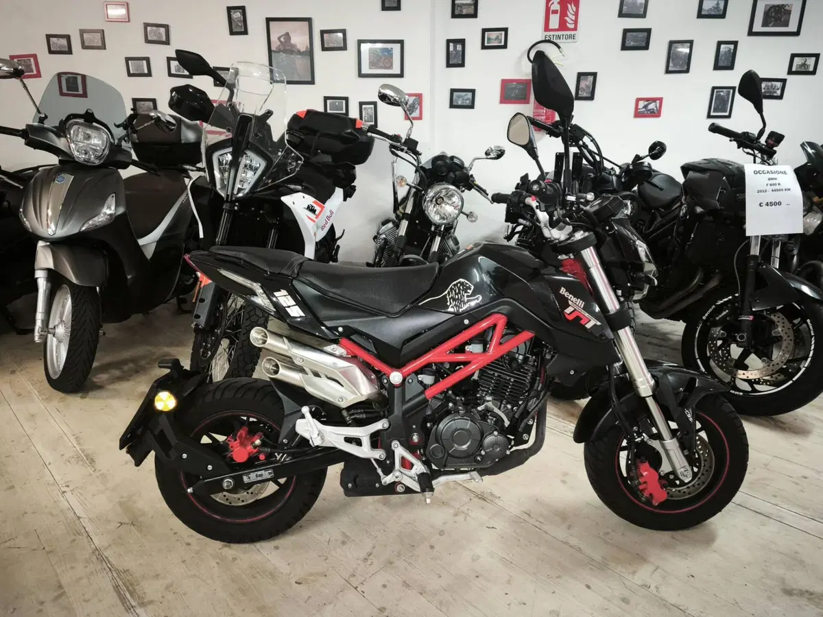 Benelli Tornado Naked T 125 (2017 - 20) (2)