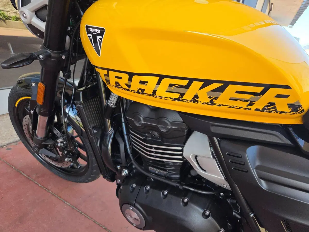 Triumph Tracker 400 (2026) (10)