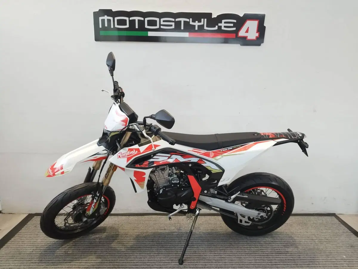 FB Mondial SMX 125 Motard (2025 - 26) (2)