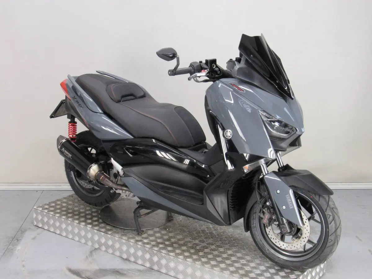 Yamaha X-Max 300 Tech Max (2021 - 24) (3)