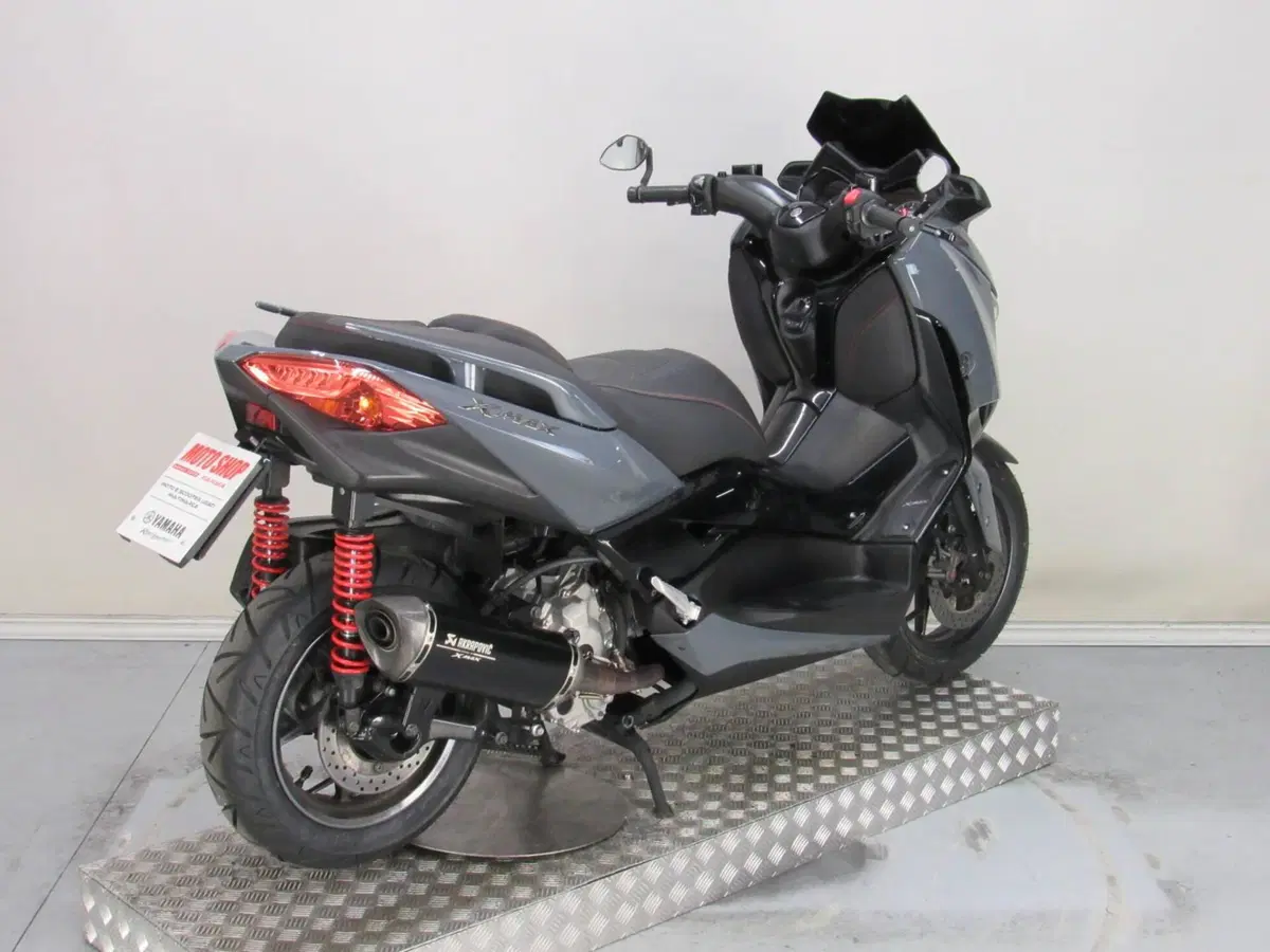 Yamaha X-Max 300 Tech Max (2021 - 24) (7)