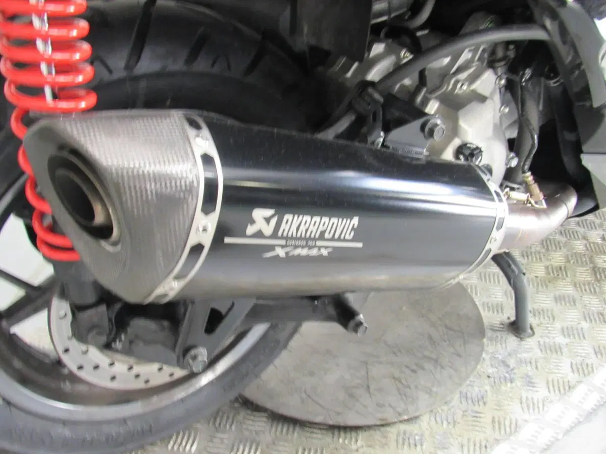Yamaha X-Max 300 Tech Max (2021 - 24) (12)
